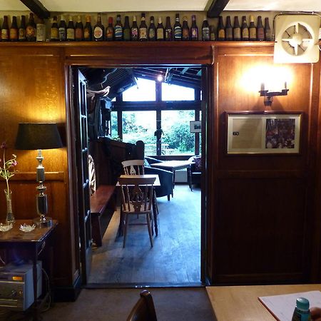 The Sun Inn Englefield Green Zewnętrze zdjęcie
