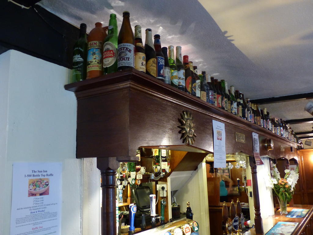 The Sun Inn Englefield Green Zewnętrze zdjęcie